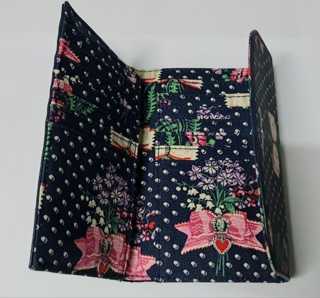 กระเป๋าสตางค์ Cath Kidston สีน้ำเงิน (Foldover wallet lillies posey navy) รูปที่ 4