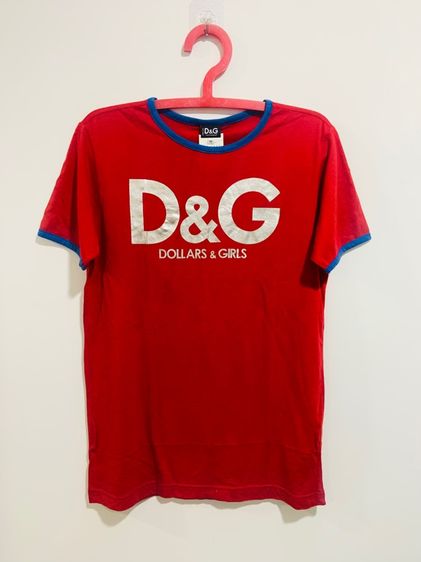 เสื้อยืด DOLCE GABBANA made in ITALY แท้ 💯 size M ขนาด อก 19 ยาว 26.5 นิ้ว สภาพใหม่มาก ดีเทลสวย สีแดงสด เนื้อผ้ายืดหยุ่นดีมากใส่สบายครับ