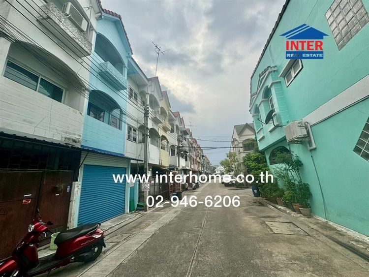 มีบางส่วน ไม่ใช่ ทาวน์โฮม 3 ชั้น 16 ตร.ว. หมู่บ้านบัวทองธานี ระหว่างซอย14-15 ถนนกาญจนาภิเษก ถนนบางกรวย-ไทรน้อย บางบัวทอง นนทบุรี รูปที่ 3