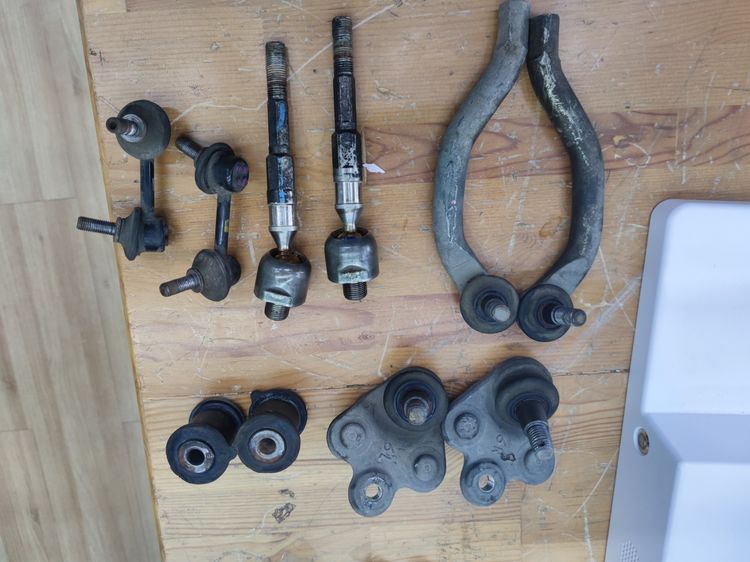 ชุดอะไหล่ช่วงล่าง 5ชุด  รถ Honda Civic fd 1.8 สภาพดี