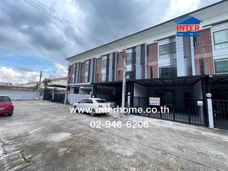 มีบางส่วน ไม่ใช่ ทาวน์โฮม 3 ชั้น 25.6 ตร.ว. หมู่บ้านนาราคลัสเตอร์ ร่มเกล้า-สุวรรณภูมิ ซอยเคหะร่มเกล้า64 ถนนร่มเกล้า ถนนรามคำแหง เขตลาดกระบัง กรุงเทพมหานคร