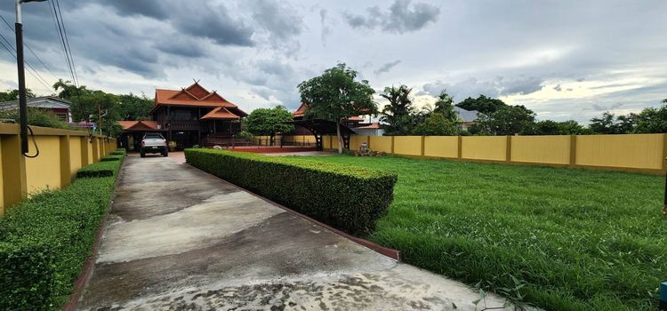 ขายบ้านพร้อมที่ดิน 307 ตร.วา อยู่ตรงข้าม siam premium outlets bangkok