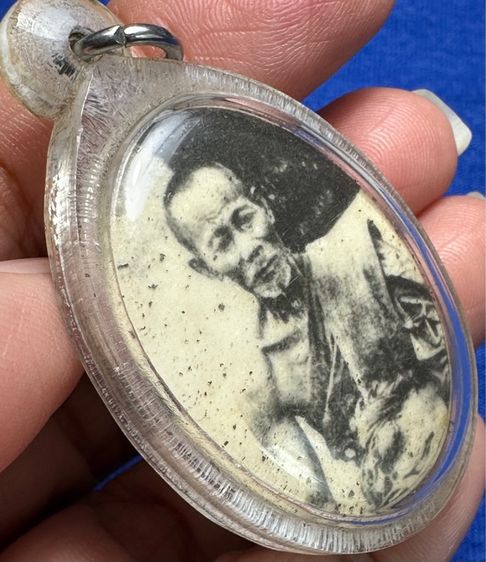 🙏ล๊อกเก็ตล.พ.จง วัดหน้าต่างนอก🙏พระผงคลุกรักพิมพ์โบราณยุคต้น ล.ป.ศุข(พระหักซ่อมเดิม) องค์ละ2000 รูปที่ 4