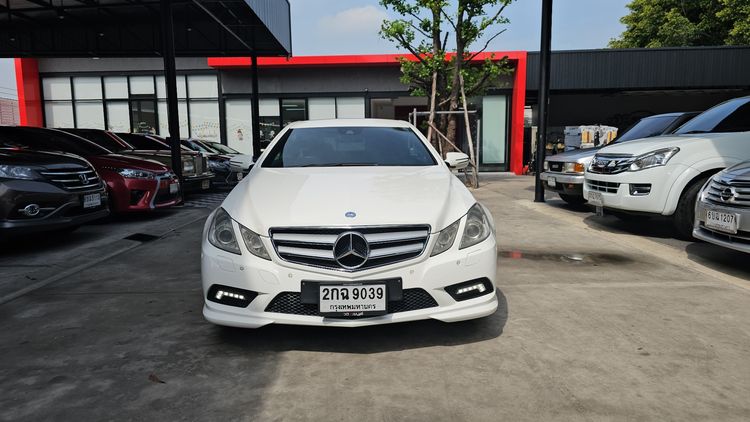 Mercedes-Benz E-Class 2010 E250 CGI AMG Sedan เบนซิน ไม่ติดแก๊ส เกียร์อัตโนมัติ ขาว รูปที่ 3