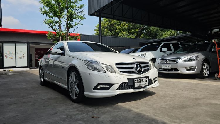 Mercedes-Benz E-Class 2010 E250 CGI AMG Sedan เบนซิน ไม่ติดแก๊ส เกียร์อัตโนมัติ ขาว รูปที่ 2