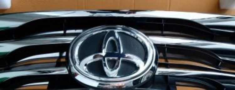 ขาย กระจังหน้า New Fortuner ปี 16​ เดิมติดรถ