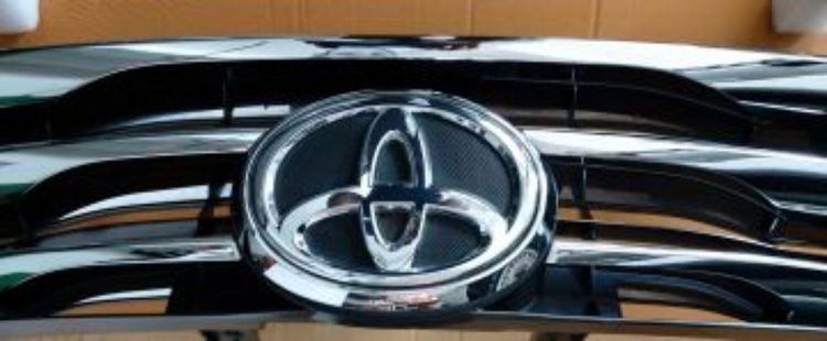 ขาย กระจังหน้า New Fortuner ปี 16​ เดิมติดรถ รูปที่ 13