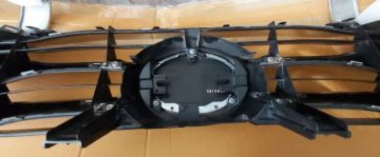 ขาย กระจังหน้า New Fortuner ปี 16​ เดิมติดรถ รูปที่ 15