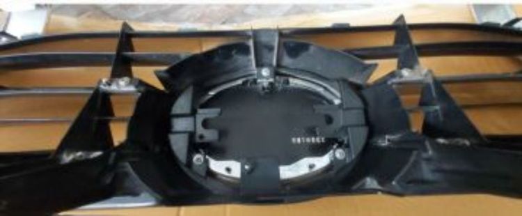 ขาย กระจังหน้า New Fortuner ปี 16​ เดิมติดรถ รูปที่ 2