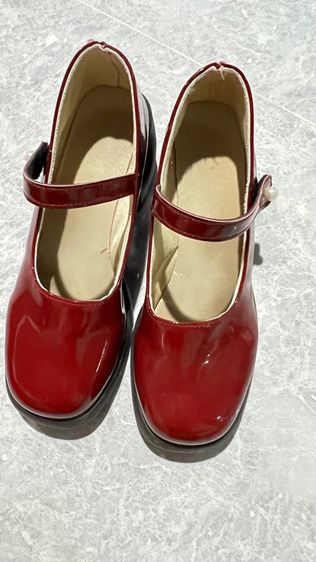 รองเท้าส้นตึก6นิ้วสภาพดีใส่ครั้งเดียว