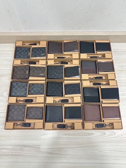 กระเป๋าสตางค์ Coach พร้อมพวงกุญแจ รูปที่ 14