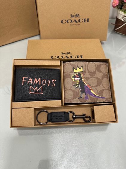 กระเป๋าสตางค์ Coach พร้อมพวงกุญแจ รูปที่ 8