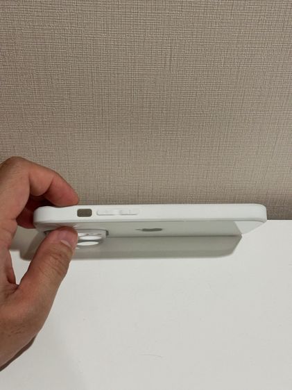 เคสไอโฟน 14pro ด้านข้างเป็นซิลิโคน ด้านหลังเป็นกระจกแข็ง ไม่เป็นรอยนิ้วมือ รูปที่ 4