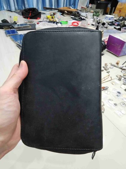 กระเป๋าหนัง  เก่าเก็บเดิมๆ ขายตามสภาพครับพี่ๆ สวยหายาก พร้อมสมุดจดบันทึกและเครื่องคิดเลข  พร้อมส่งครับ  รูปที่ 11