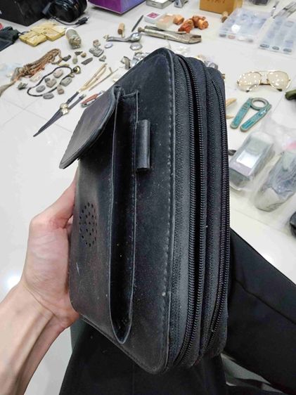 กระเป๋าหนัง  เก่าเก็บเดิมๆ ขายตามสภาพครับพี่ๆ สวยหายาก พร้อมสมุดจดบันทึกและเครื่องคิดเลข  พร้อมส่งครับ  รูปที่ 4