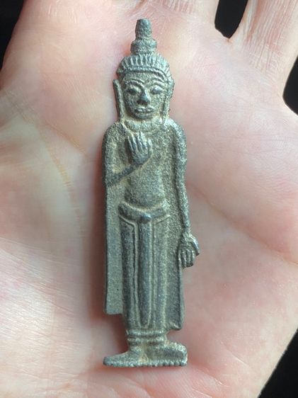 พระร่วงยืนประทานพร