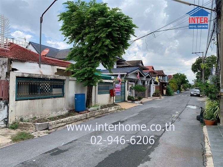 มีบางส่วน ไม่ใช่ บ้านเดี่ยว 2 ชั้น 57 ตร.ว. หมู่บ้านมณียา ซอย10 ใกล้เซ็นทรัลอีสต์วิลล์ ถนนประดิษฐ์มนูธรรม เขตบึงกุ่ม กรุงเทพมหานคร รูปที่ 3