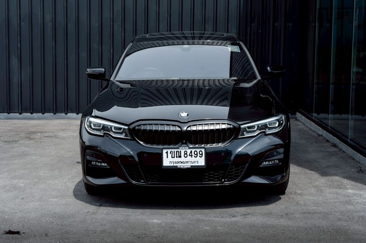 BMW Series 3 2020 330e Sedan ปลั๊กอินไฮบริด (PHEV) ไม่ติดแก๊ส เกียร์อัตโนมัติ ดำ รูปที่ 2