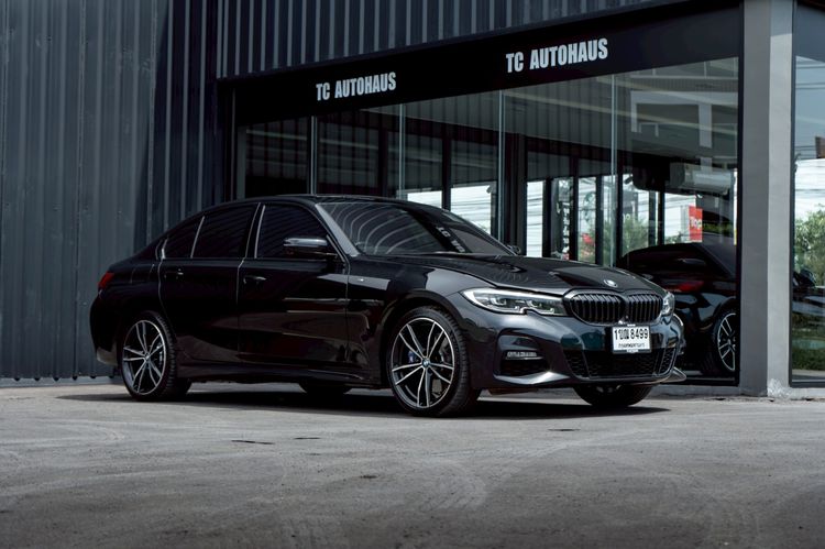 รถ BMW Series 3 330e สี ดำ