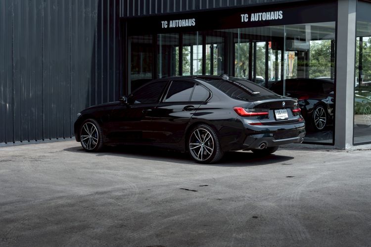 BMW Series 3 2020 330e Sedan ปลั๊กอินไฮบริด (PHEV) ไม่ติดแก๊ส เกียร์อัตโนมัติ ดำ รูปที่ 3