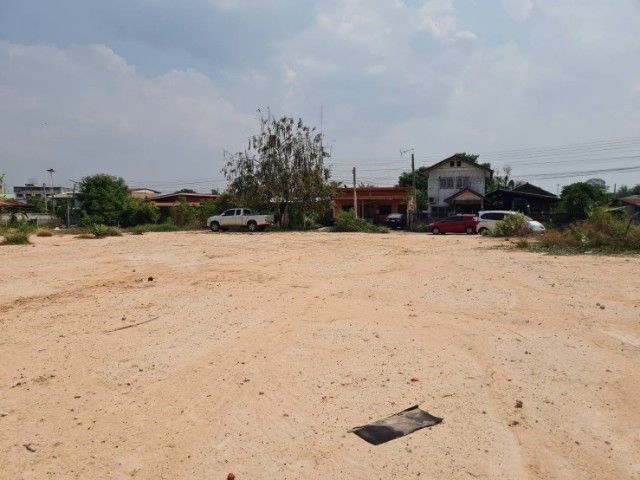 ไม่ใช่ ขายด่วน.. ที่กลางใจเมืองราคาถูกมาก ใกล้ที่ว่าการอำเภอ สนง.ที่ดิน โรงเรียน เทศบาล ธนาคาร โรงพยาบาล ใกล้ตลาด ออกกำลังกายริมบึง ปลอดภัย รูปที่ 4