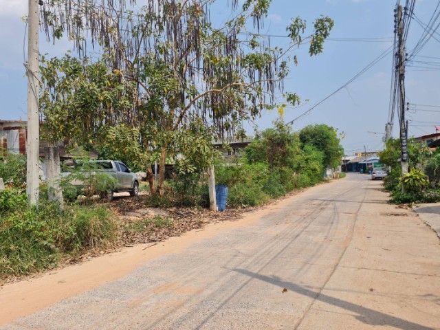 ไม่ใช่ ขายด่วน.. ที่กลางใจเมืองราคาถูกมาก ใกล้ที่ว่าการอำเภอ สนง.ที่ดิน โรงเรียน เทศบาล ธนาคาร โรงพยาบาล ใกล้ตลาด ออกกำลังกายริมบึง ปลอดภัย รูปที่ 3