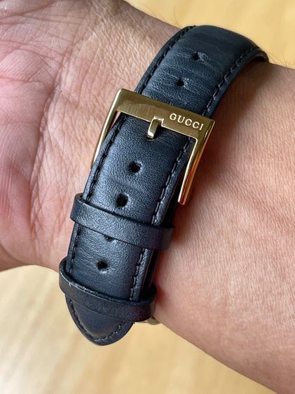 GUCCI G Timeless Coral Red Dial Leather Strap Men’s Watch 38 mm รูปที่ 17