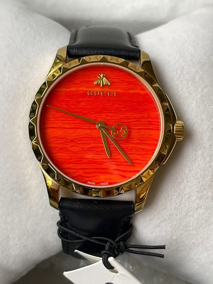 GUCCI G Timeless Coral Red Dial Leather Strap Men’s Watch 38 mm รูปที่ 4