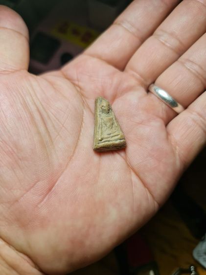 พระผงสุพรรณ พิมพ์หน้าแก่ เก่ามีอายุ สภาพสวยน่ารัก รูปที่ 12