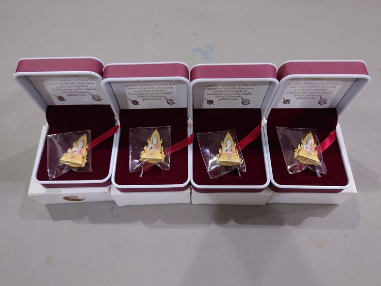 พระพุทธชินราช ลอยองค์ เนื้อเงิน ชุบสามกษัตริย์ขัดเงา (พิมพ์ใหญ่) กรมตำรวจรุ่นแรก รุ่น “ประวัติศาสตร์” ปี2562 พร้อมกล่องเดิม รูปที่ 9