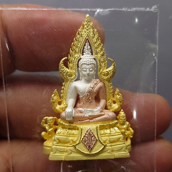 พระพุทธชินราช ลอยองค์ เนื้อเงิน ชุบสามกษัตริย์ขัดเงา (พิมพ์ใหญ่) กรมตำรวจรุ่นแรก รุ่น “ประวัติศาสตร์” ปี2562 พร้อมกล่องเดิม รูปที่ 3