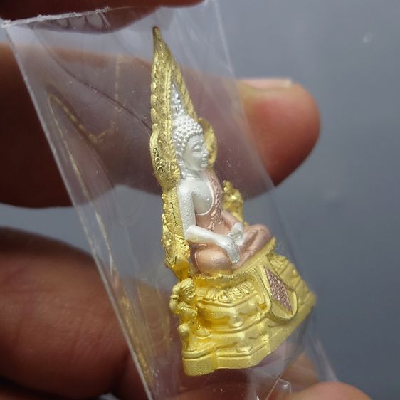 พระพุทธชินราช ลอยองค์ เนื้อเงิน ชุบสามกษัตริย์ขัดเงา (พิมพ์ใหญ่) กรมตำรวจรุ่นแรก รุ่น “ประวัติศาสตร์” ปี2562 พร้อมกล่องเดิม รูปที่ 5