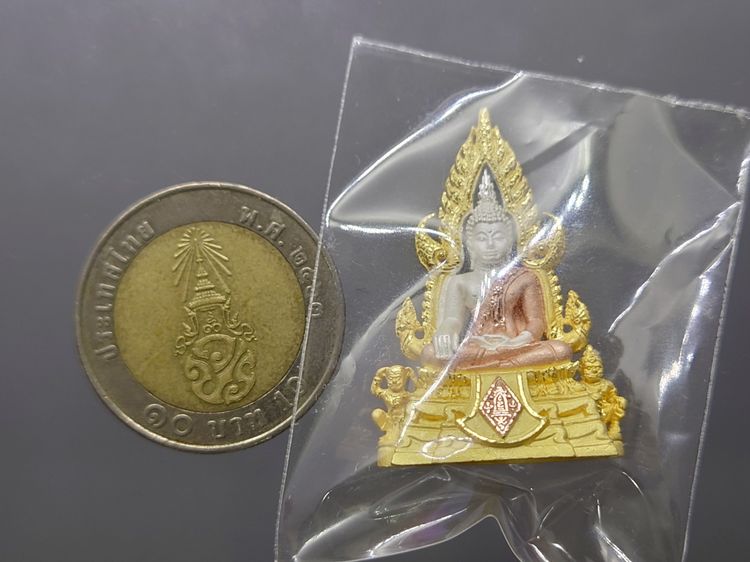 พระพุทธชินราช ลอยองค์ เนื้อเงิน ชุบสามกษัตริย์ขัดเงา (พิมพ์ใหญ่) กรมตำรวจรุ่นแรก รุ่น “ประวัติศาสตร์” ปี2562 พร้อมกล่องเดิม รูปที่ 6