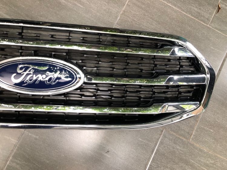 กระจังหน้า Ford Everest 2018 ของแท้ ติดรถ มือสอง สภาพดี เหมือนใหม่  รูปที่ 4