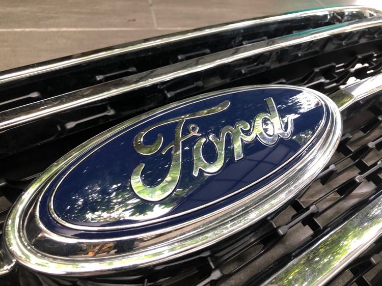 กระจังหน้า Ford Everest 2018 ของแท้ ติดรถ มือสอง สภาพดี เหมือนใหม่  รูปที่ 5