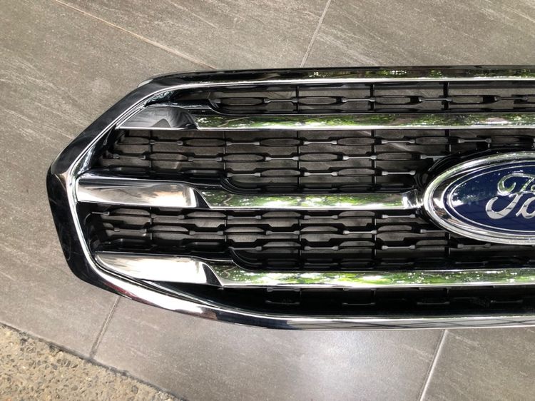 กระจังหน้า Ford Everest 2018 ของแท้ ติดรถ มือสอง สภาพดี เหมือนใหม่  รูปที่ 3