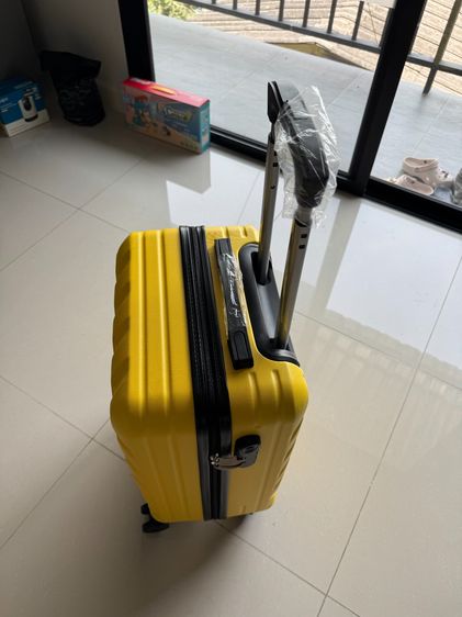 กระเป๋าเดินทาง VALENTINO RUDY LUGG ขนาด 20 นิ้ว ของใหม่ รูปที่ 9