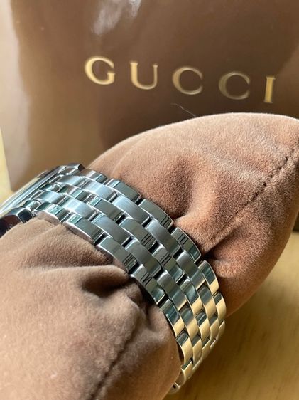 GUCCI Round face Watches 5500L Quartz Silver Dial Women's SS  รูปที่ 5