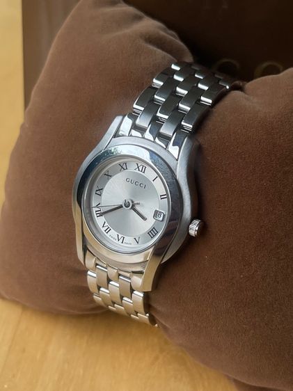 เงิน GUCCI Round face Watches 5500L Quartz Silver Dial Women's SS 