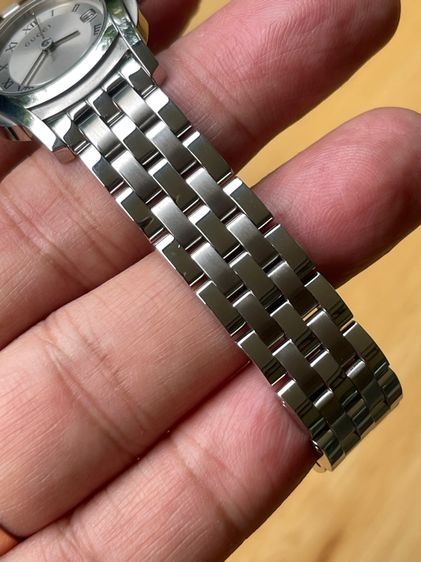 GUCCI Round face Watches 5500L Quartz Silver Dial Women's SS  รูปที่ 10