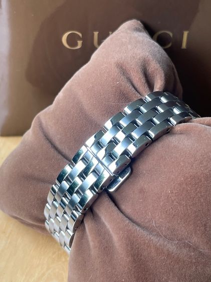 GUCCI Round face Watches 5500L Quartz Silver Dial Women's SS  รูปที่ 6