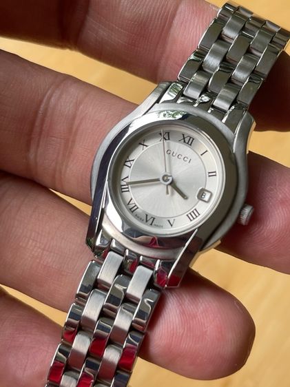 GUCCI Round face Watches 5500L Quartz Silver Dial Women's SS  รูปที่ 8