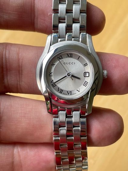 GUCCI Round face Watches 5500L Quartz Silver Dial Women's SS  รูปที่ 7