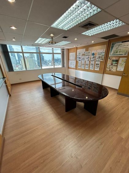 กระเบื้องสำหรับปูพื้น พื้นลามิเนต พื้น SPC พร้อมติดตั้ง สอบถามได้ครับ