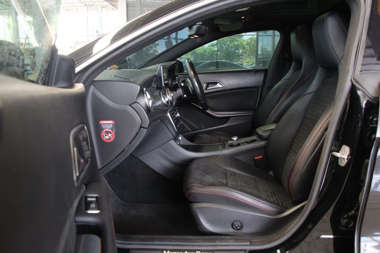 Mercedes-Benz CLA-Class 2014 CLA250 AMG Sedan เบนซิน ไม่ติดแก๊ส เกียร์อัตโนมัติ ดำ รูปที่ 4