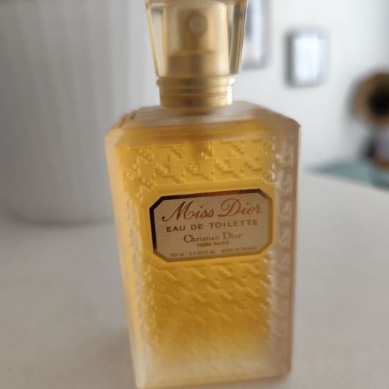 น้ำหอมDior Vintageกลิ่นหอมละมุนขนาดขวด100ml มือสอง รูปที่ 2