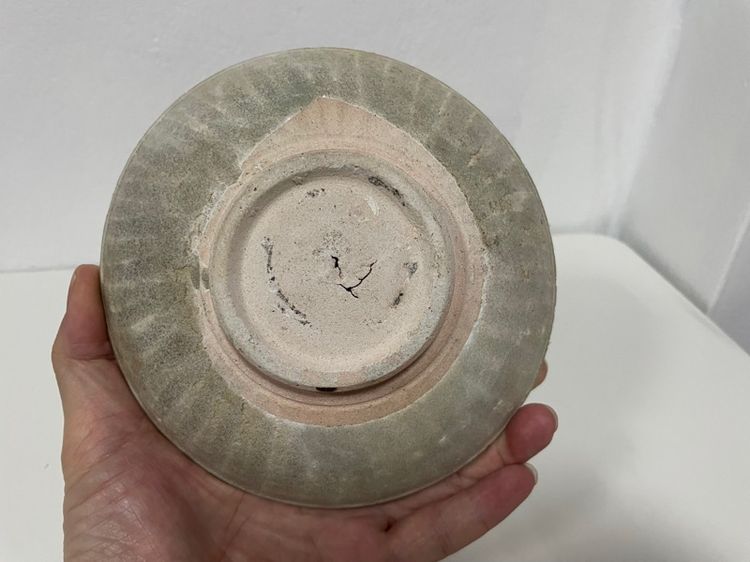 ชามก้นเตี้ยเคลือบเขียว บ้านป่ายาง ศรีสัชนาลัย รูปที่ 3