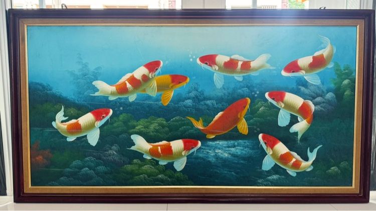 รูปติดผนัง ภาพสีน้ำมัน รูปปลาคราฟ 9 ตัว ในบ่อบัว พร้อมลายเซ็น 
