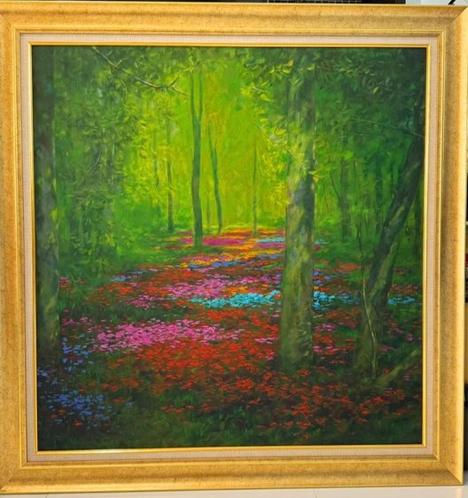 รูปติดผนัง ภาพวาดสีน้ำมัน ของดอกไม้นานาพรรณในป่าเขียวขจี บนเฟรมผ้าใบ พร้อมกรอบทอง