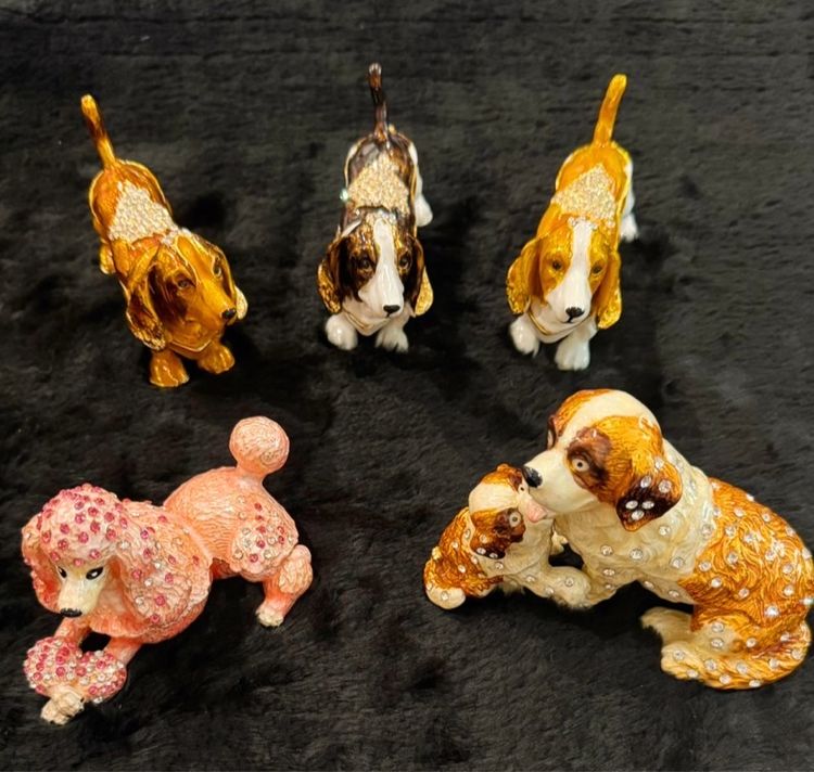 ของตกแต่งบ้านอื่นๆ กล่องใส่เครื่องประดับรูปสุนัขพประดับคริสตัล SWAROVSKI